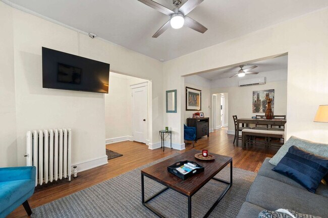 Foto del edificio - 6229 N Wayne Ave