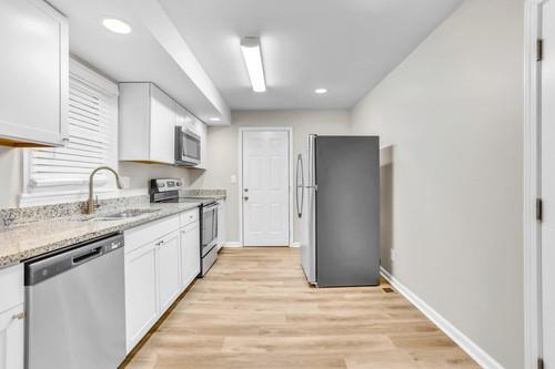 Building Photo - 172 Oakcliff Ct NW