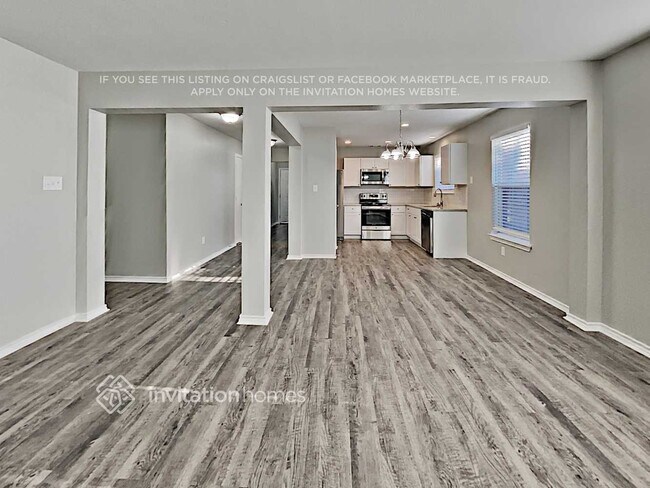 Foto del edificio - 210 Creek Point Ln