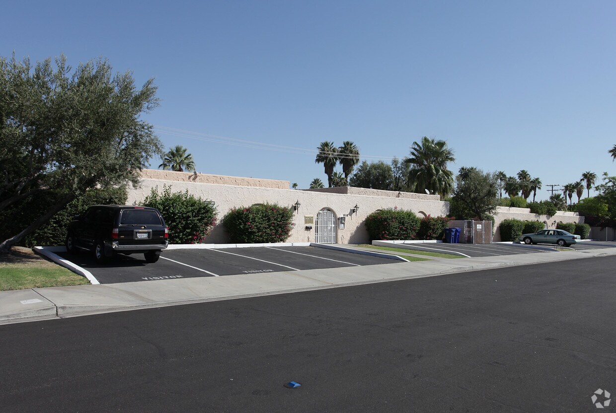 Building Photo - 816-838 E Cottonwood Rd