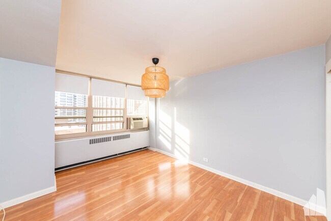 Building Photo - 3950 N Lake Shore Dr