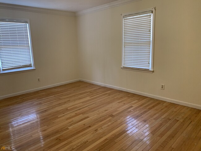 Building Photo - 1548 Sever Rd