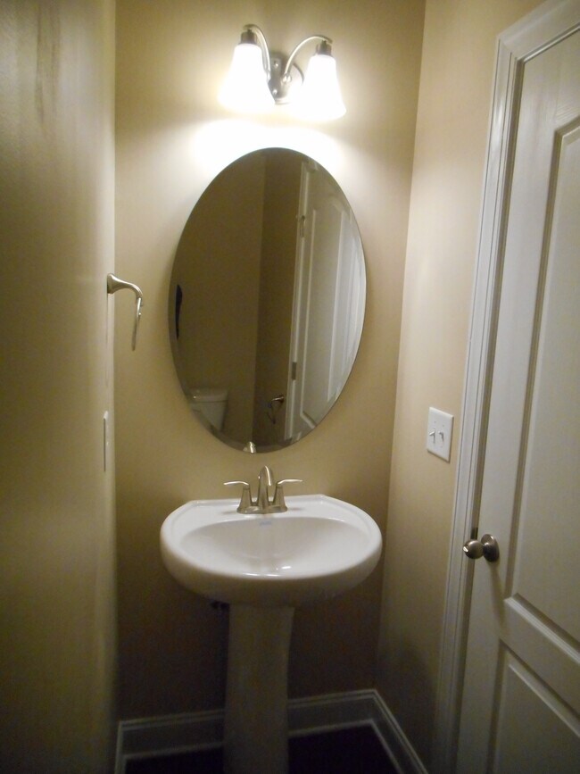 Foto del edificio - 406 Boscawen Ln