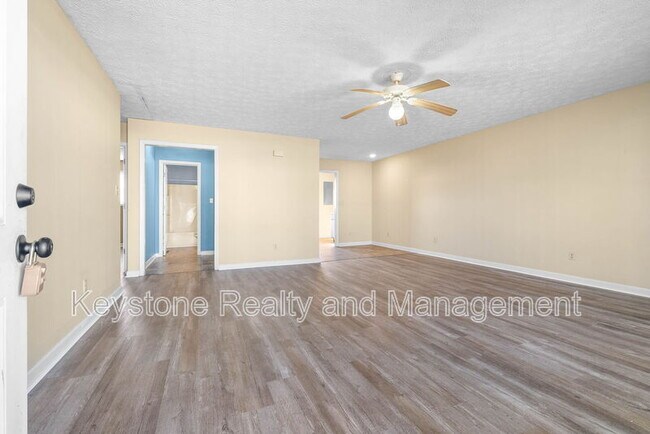 Foto del edificio - 306 Thompsonville Lane