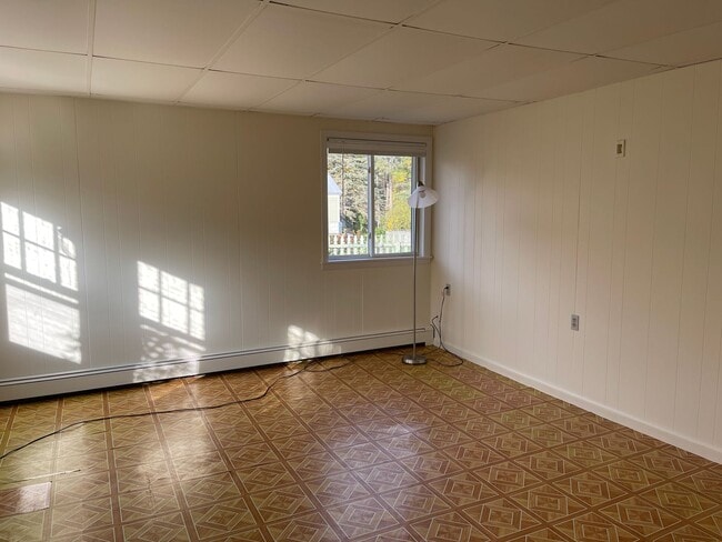 Building Photo - 98 Greensboro Rd