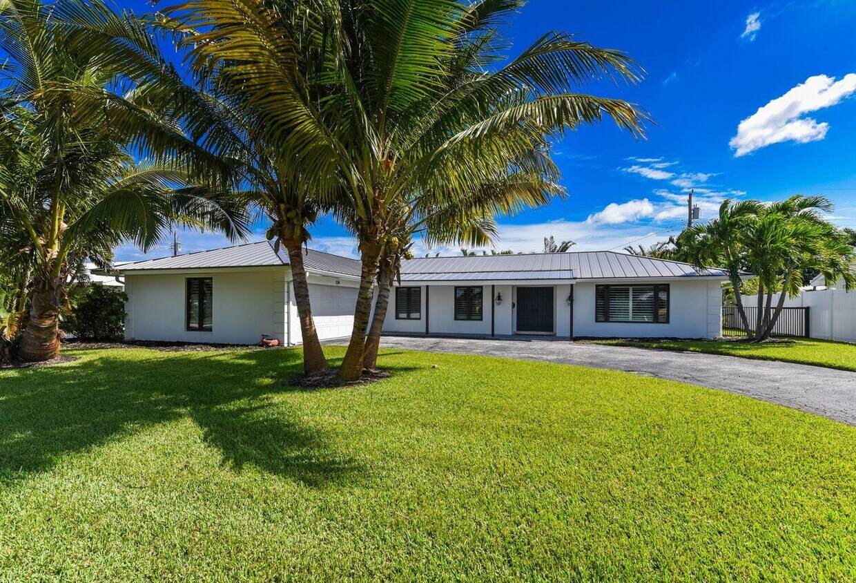 Primary Photo - 124 Anchorage Dr N