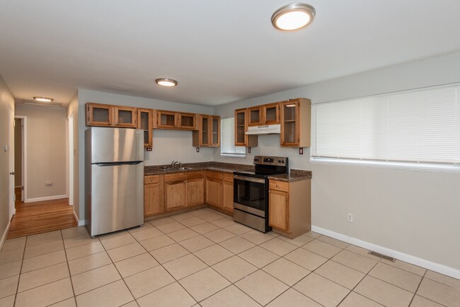 Building Photo - 10211 Doane Dr