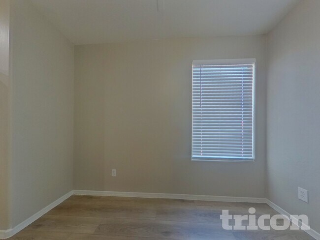 Foto del edificio - 17271 W Ashley Dr