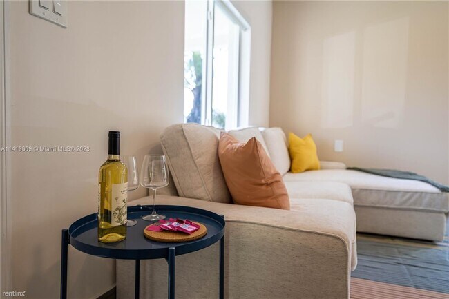 Foto del edificio - 2 br, 1 bath House - 671 NW 50th St