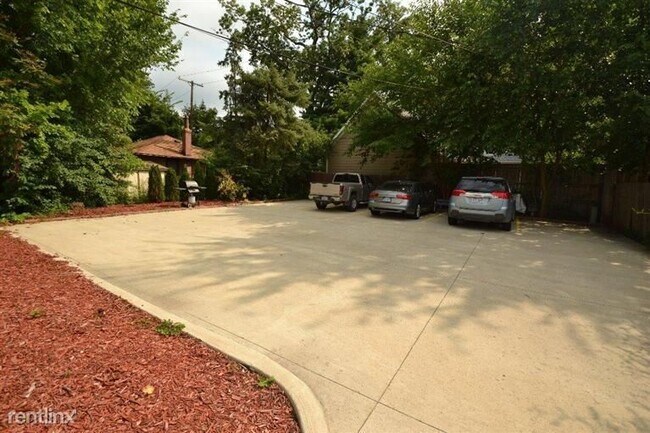 Building Photo - 2 br, 1 bath Apartment - 923 S 7th St #2 -...