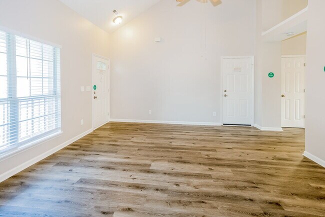 Foto del edificio - 3381 Chadbury Dr NW