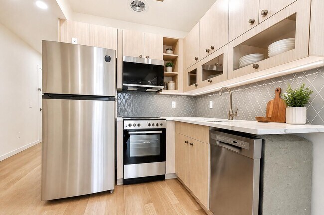 Building Photo - 524 W 134th St