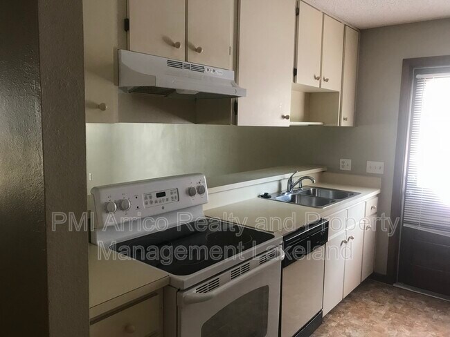 Foto del edificio - 3545 Raintree Way