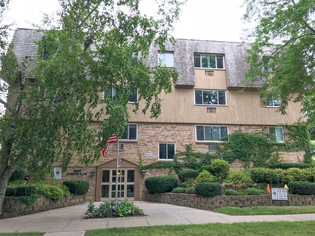 Foto del edificio - 2424 E Webster Pl