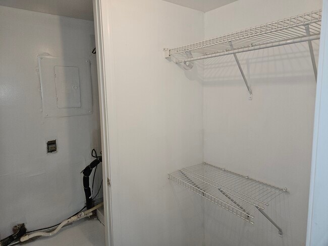 Building Photo - 57A W Bluebell Ln