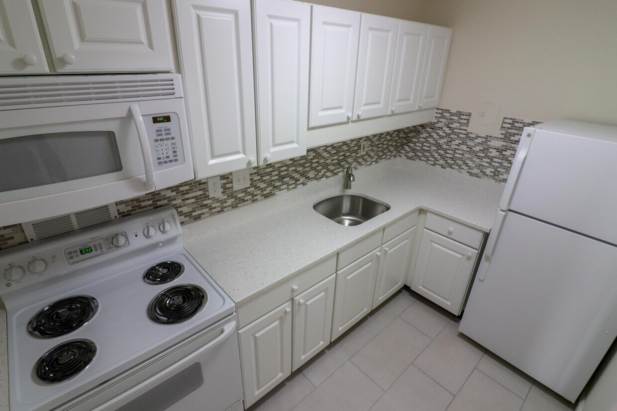 Foto principal - 101 Monmouth St