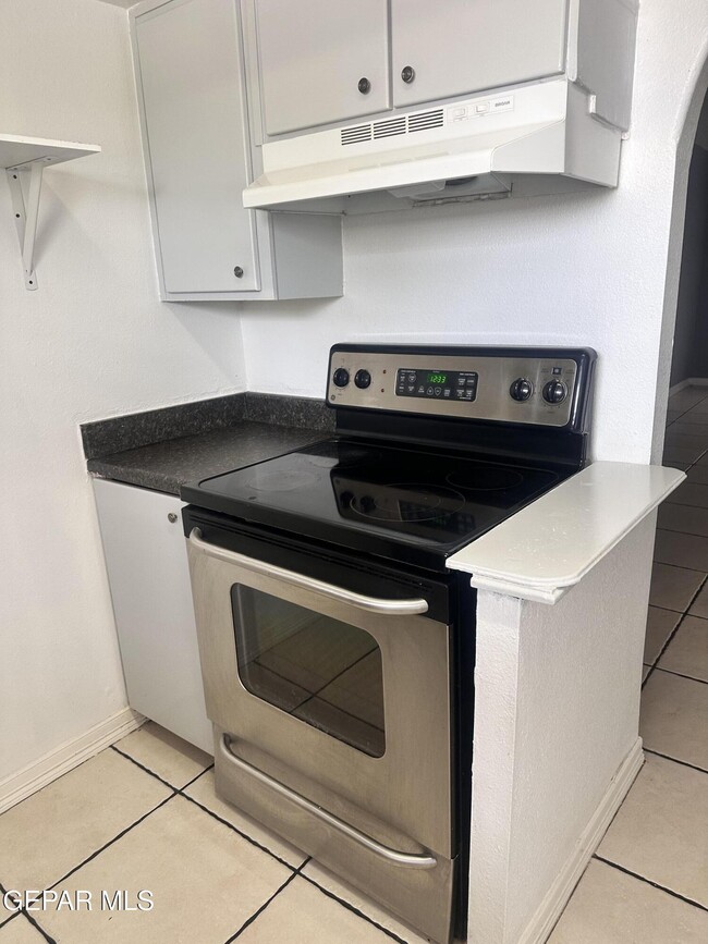 Building Photo - 6700 Escondido Dr