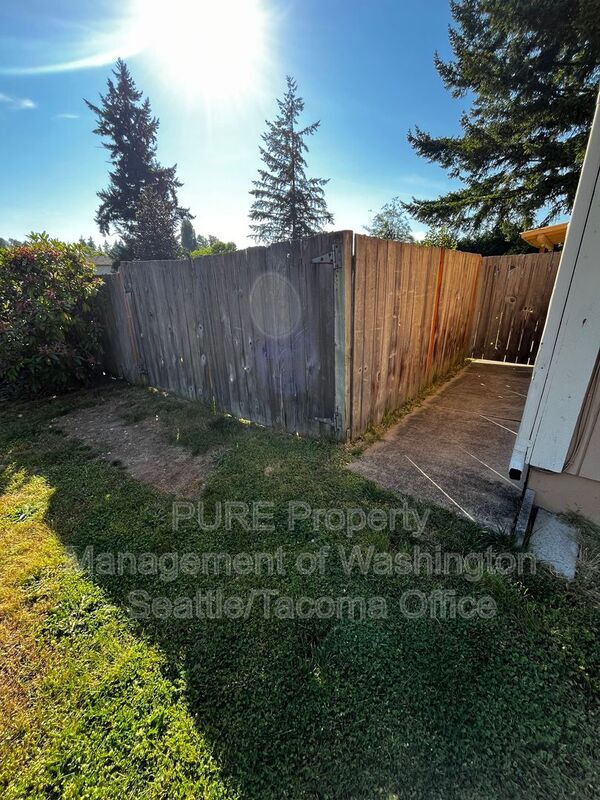 Building Photo - 2103 25th Ave SE