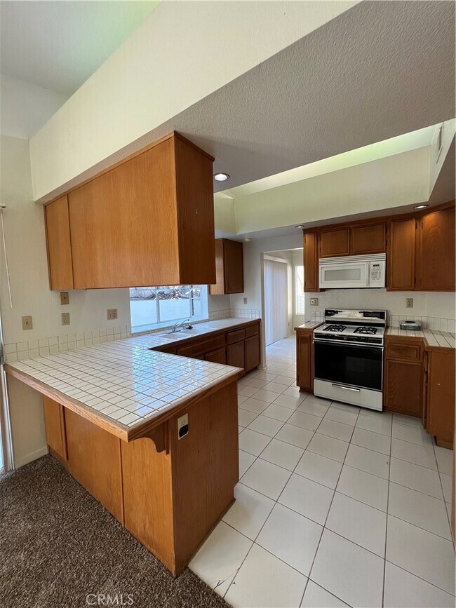 Foto del edificio - 26153 Merrill Pl