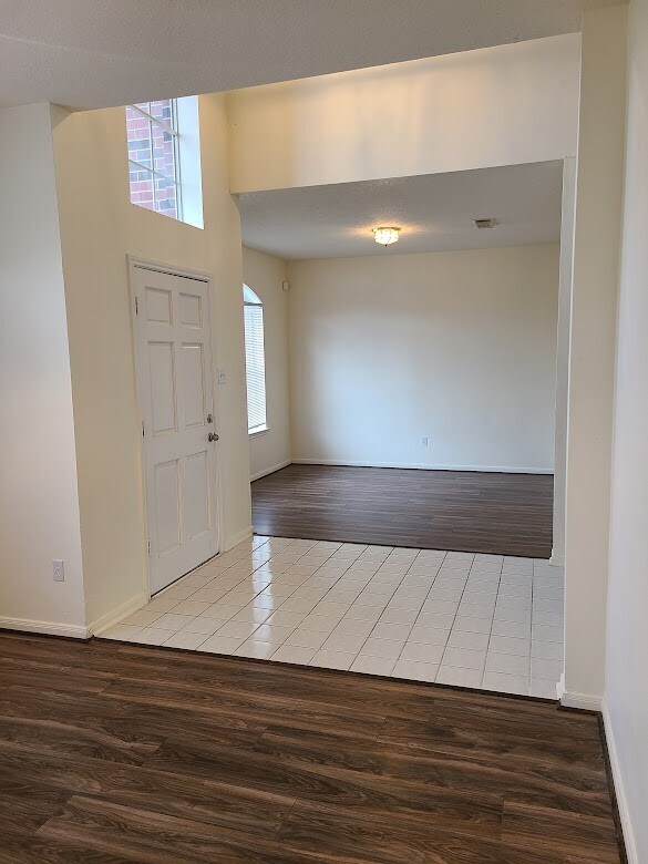 Building Photo - 21718 Bay Palms Dr