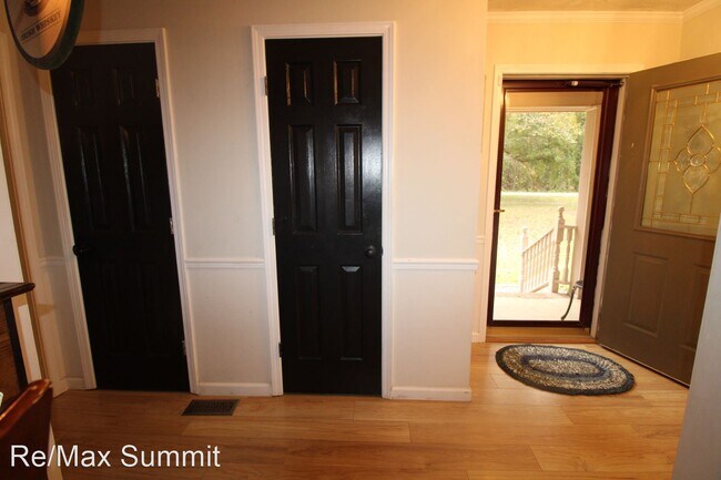 Foto del edificio - 3 br, 2 bath House - 2107 Tanglewood Road