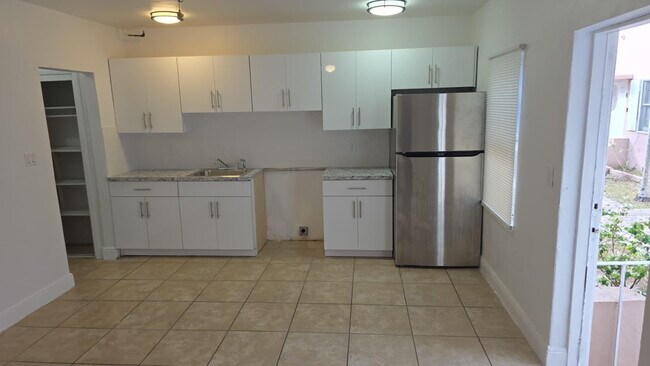 Foto del edificio - 1728 Pierce St