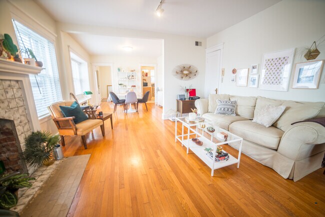 Foto del edificio - 4154 McGee St