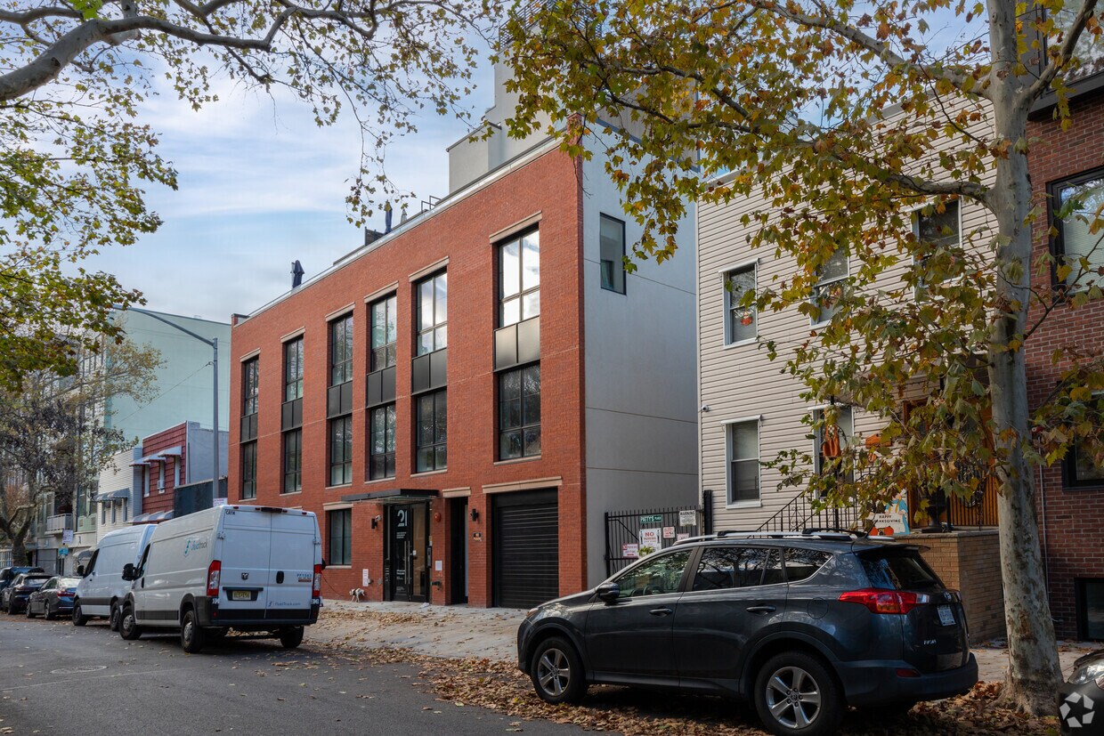 Foto principal - Williamsburg Condo