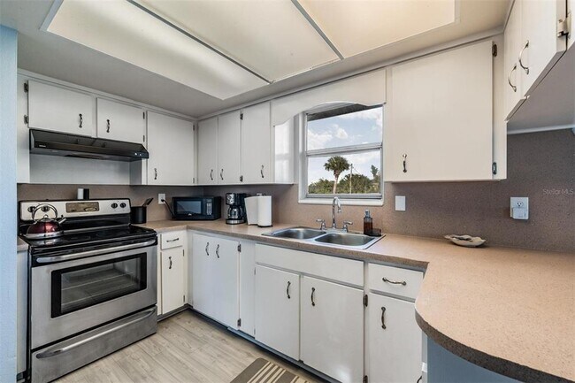 Foto del edificio - 208 S Canal St