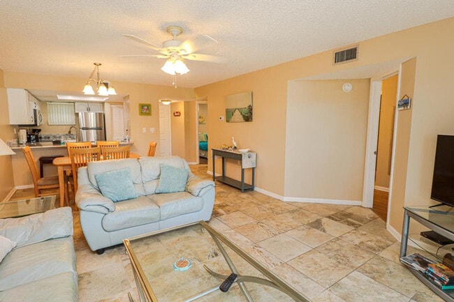 Foto del edificio - 95 Dondanville Rd