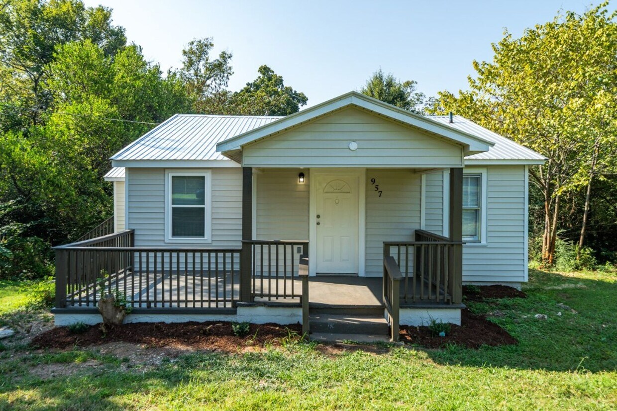 Foto principal - Comfort & Style in Huffman – 3BR / 2BA Cha...