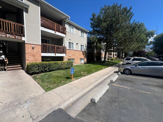 Foto del edificio - 857 Meadow Pine Ct