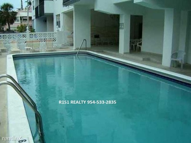 Building Photo - 1 br, 1 bath Condo - 3000 Riomar St xxx
