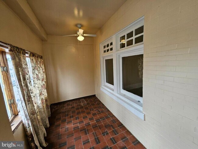 Foto del edificio - 342 N Simpson St