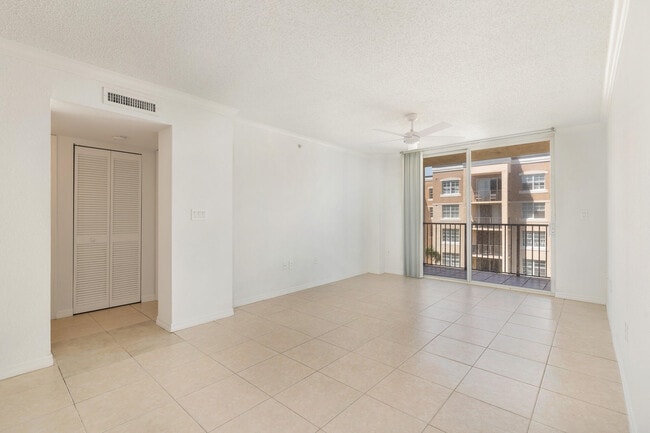 Building Photo - 1801 N Flagler Dr