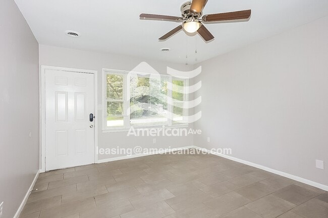 Building Photo - 2152 Bayvale Rd