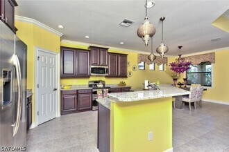 Building Photo - 7815 Bucks Run Dr