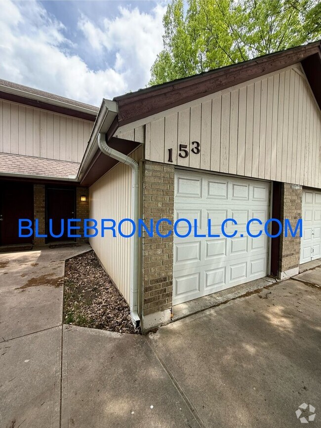 Building Photo - 153 SW Oxford Pl