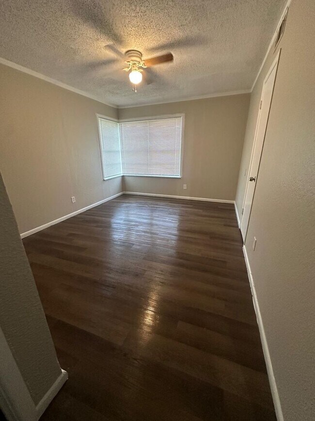 Foto del edificio - 3000 Willow Park St
