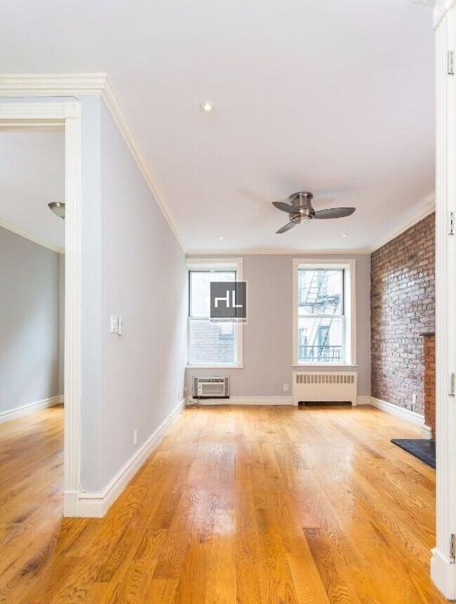 Building Photo - Hudson Street