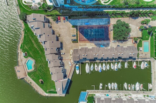 Foto del edificio - 13 Mariner Village Dr