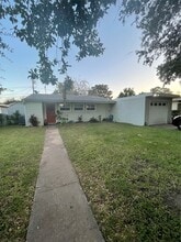 Building Photo - 119 Albacore Ave