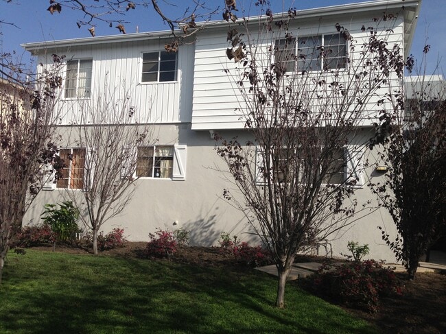 Building Photo - 128 S Hayworth Ave