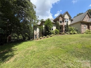 Building Photo - 617 Lakeview Landing Rd