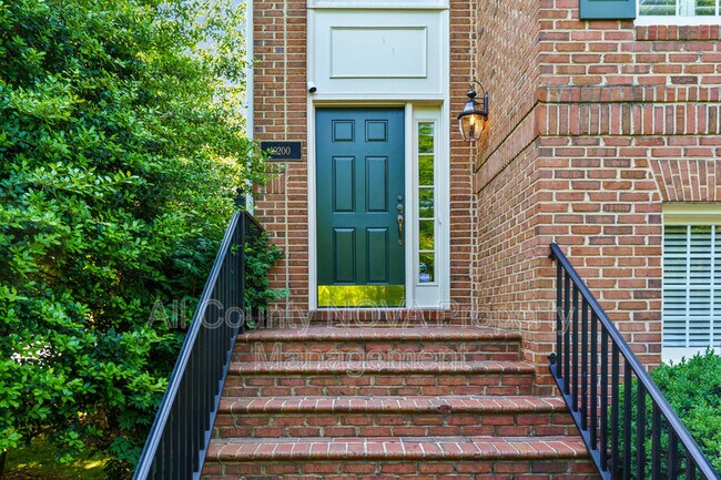 Foto del edificio - 10200 Addison Ct