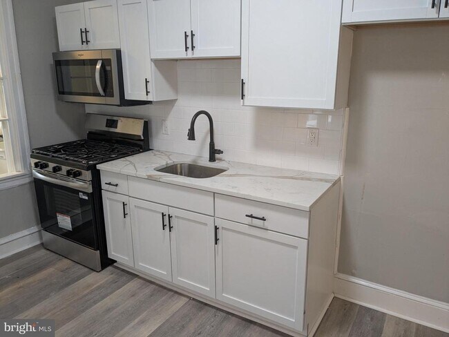 Foto del edificio - 1261 CHASE