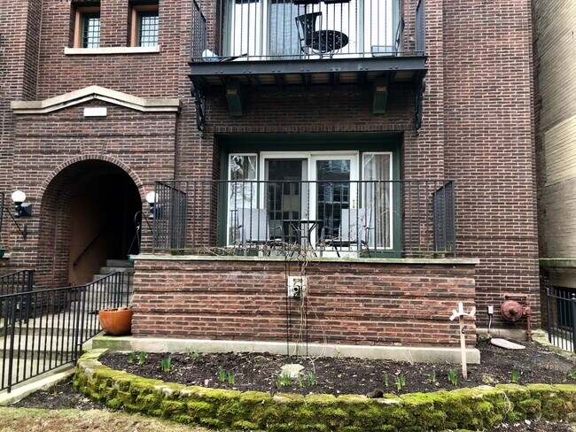 Foto del edificio - 1101 W Pratt Blvd