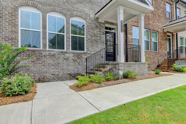 Building Photo - 4655 White St