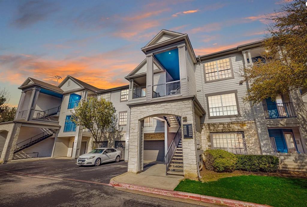 Primary Photo - 10505 S I-35 Frontage Rd