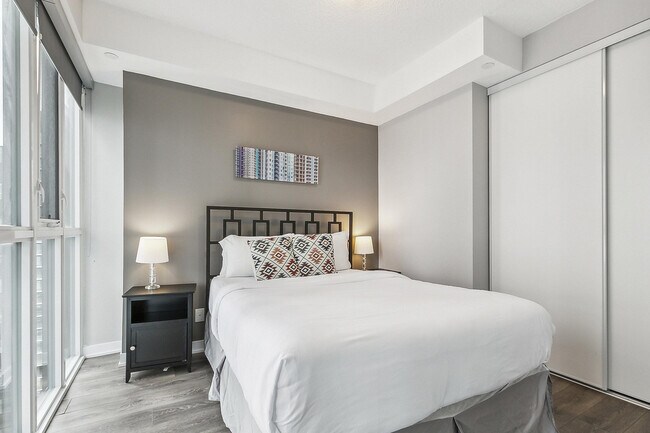 Building Photo - 93 Peter St